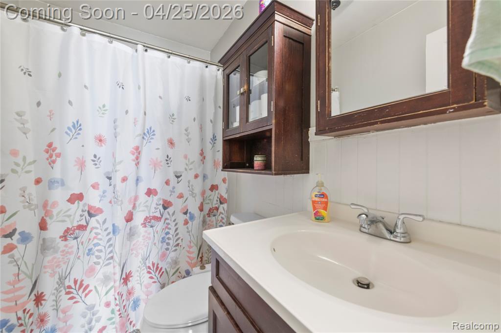18516 Aldrin Avenue, Brownstown, MI 48193 — Photo 8