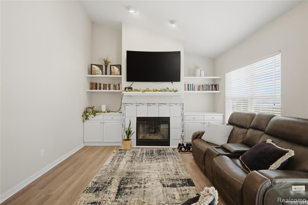 46604 Aarons Way, Canton, MI 48188 — Photo 18
