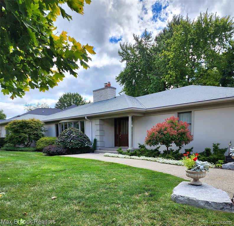 855 N Pemberton Road, Bloomfield Hills, MI 48302 — Photo 2