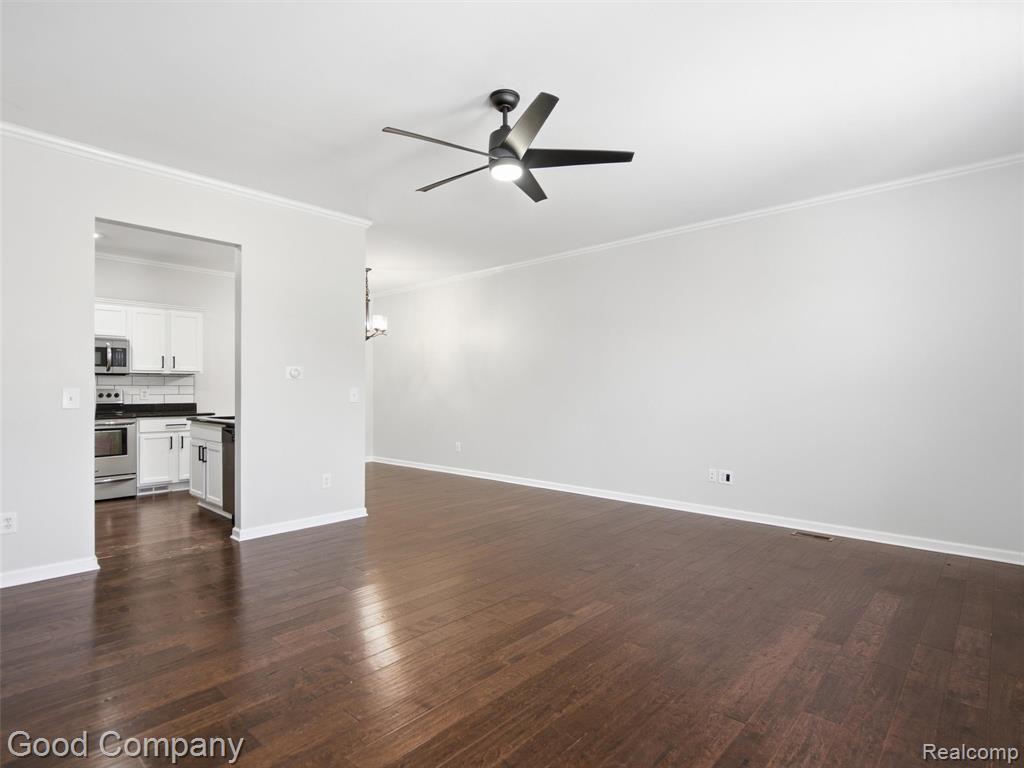 56612 Sunset Drive, Utica, MI 48316 — Photo 7