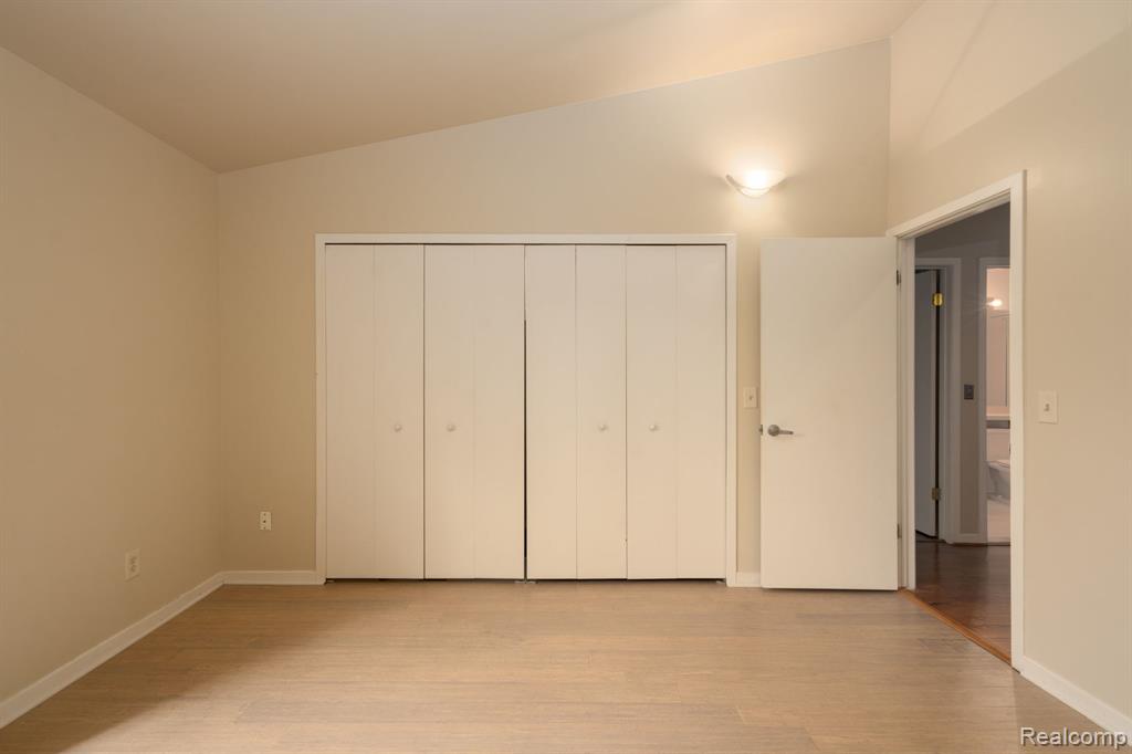 4343 Foxpointe Drive, West Bloomfield, MI 48323 — Photo 29