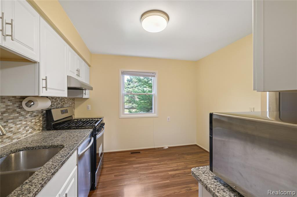 1747 Brentwood Drive, 305, Troy, MI 48098 — Photo 7