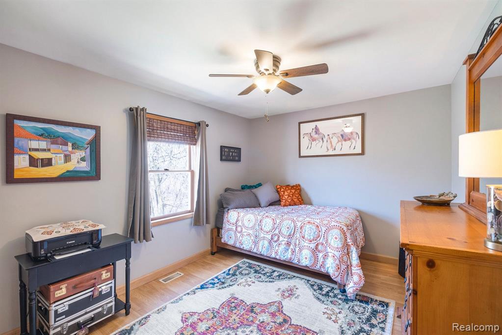 6475 HARTLAND Road, Fenton, MI 48430 — Photo 22