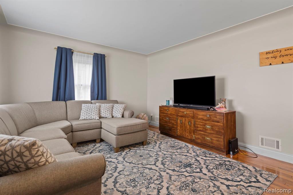 48435 ROMEO PLANK Road, Macomb, MI 48044 — Photo 5