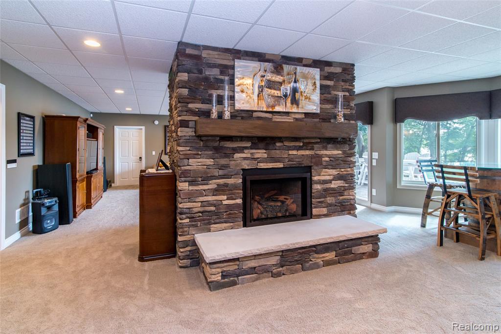 3166 W Beach Lake Drive, Milford, MI, 48380