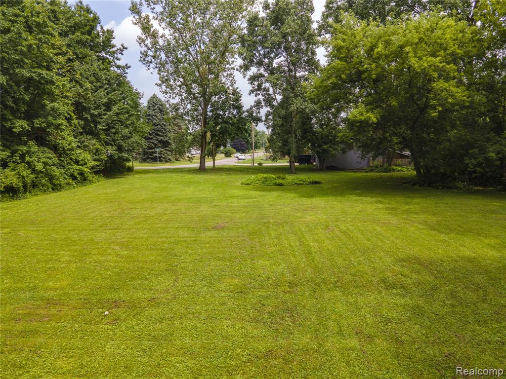 7244 Schoolcraft Drive, Davison, MI 48423 — Photo 11