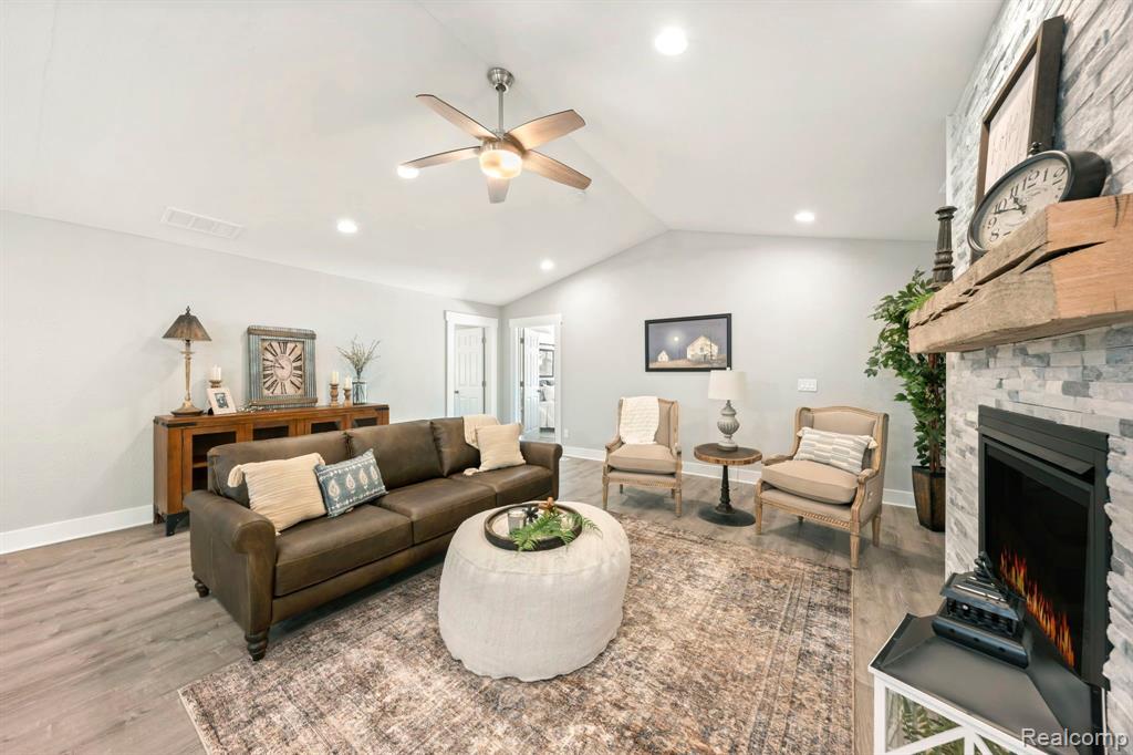 5461 W COON LAKE Road, Howell, MI 48843 — Photo 8