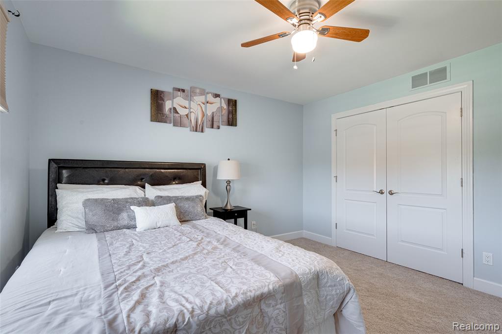 47576 VALENCIA Circle, Novi, MI — Photo 61