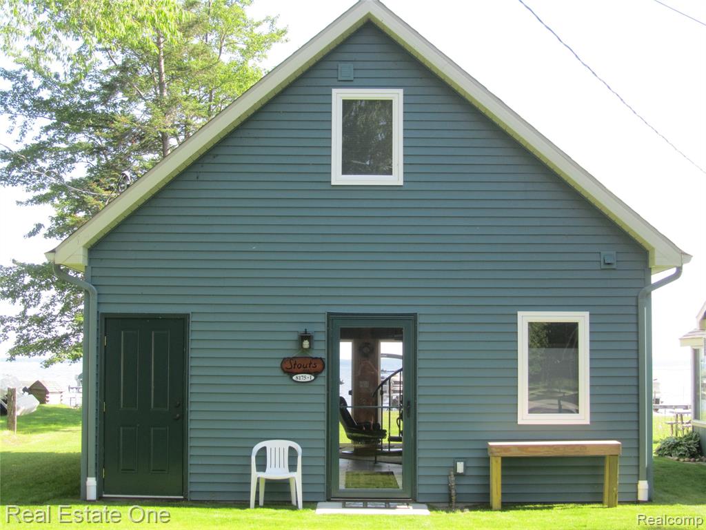8175 E HOUGHTON LAKE, 1, Houghton Lake, MI 48629 — Photo 2