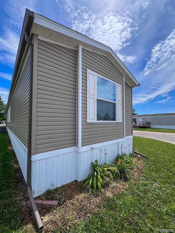 321 PRAIRIE Circle, Carleton, MI 48117 — Photo 2