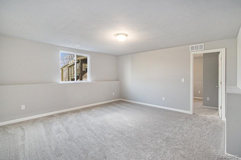 7107 TIMBERLINE Drive, Flint, MI 48507 — Photo 10