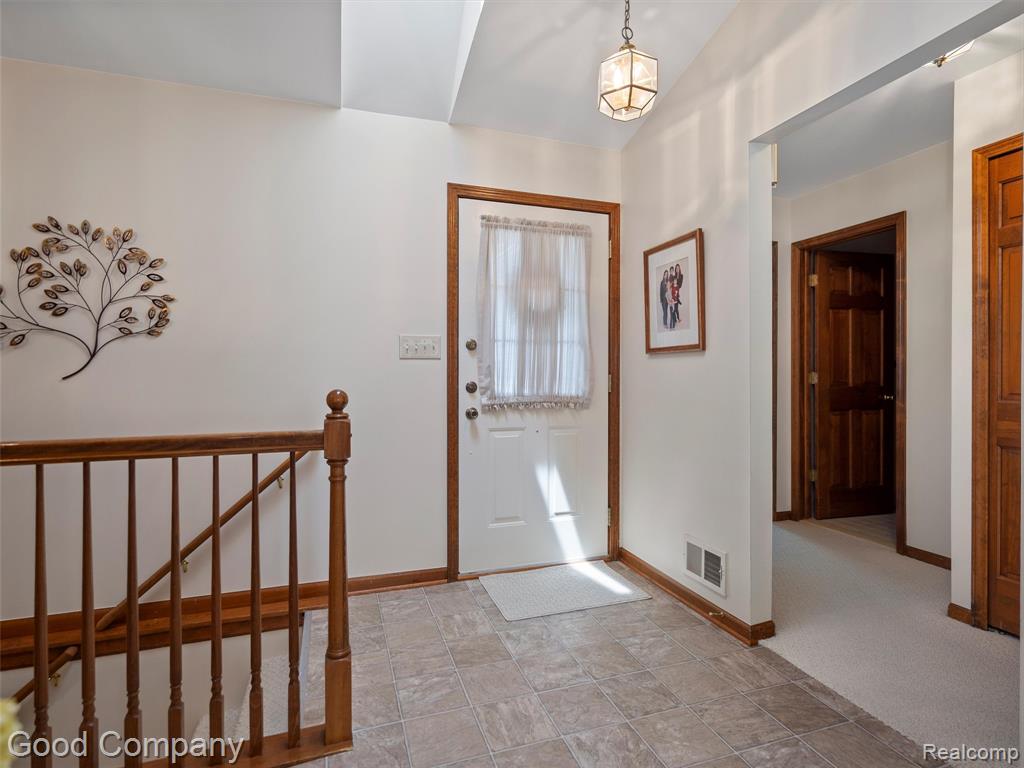 864 Challenging Trail, South Lyon, MI 48178 — Photo 6