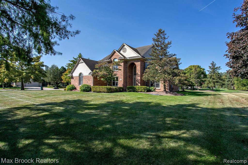 6817 Woodcrest Drive, Troy, MI 48098 — Photo 68