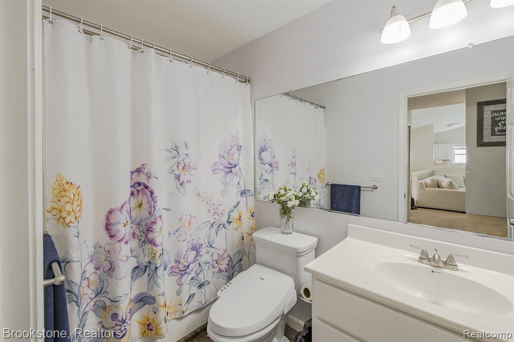 5039 Auker Drive, Grand Blanc, MI 48507 — Photo 24