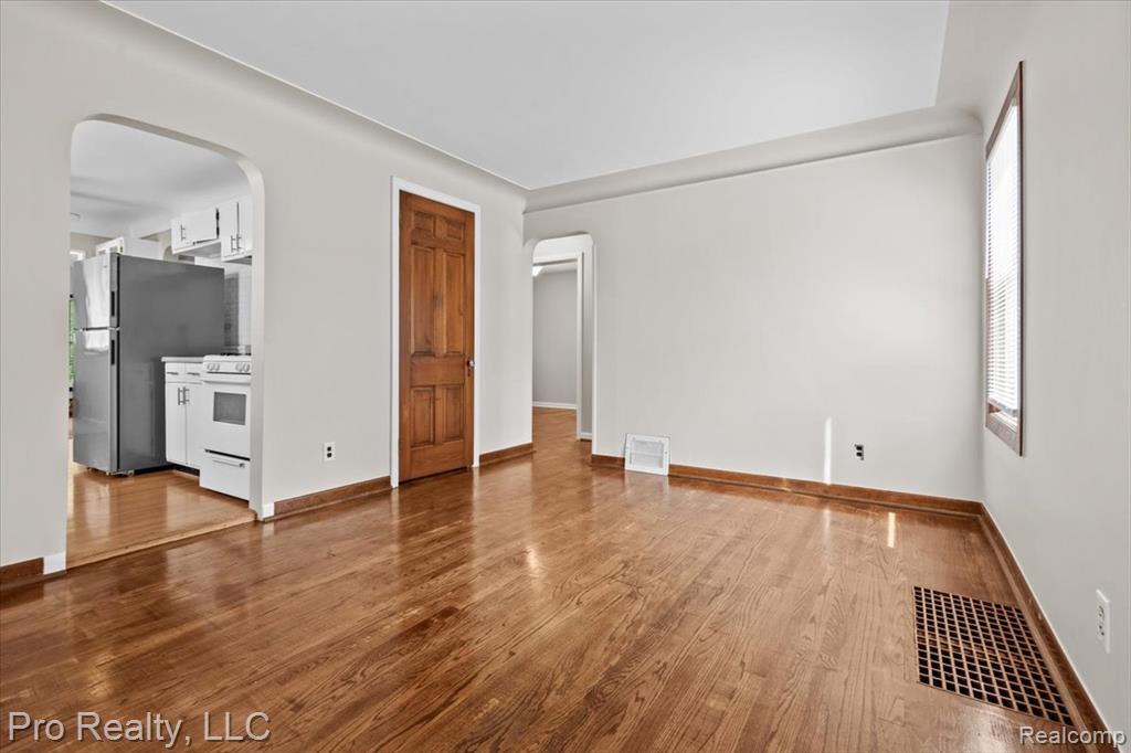 715 N Altadena Avenue, Royal Oak, MI 48067 — Photo 11