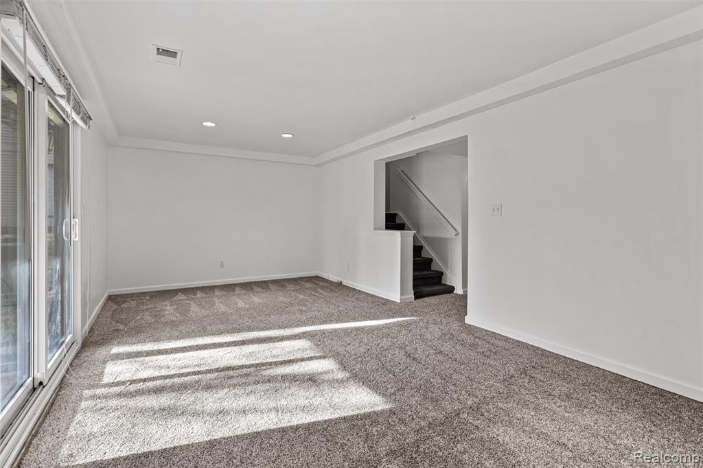 5611 DRAKE HOLLOW Drive W, West Bloomfield, MI — Photo 21