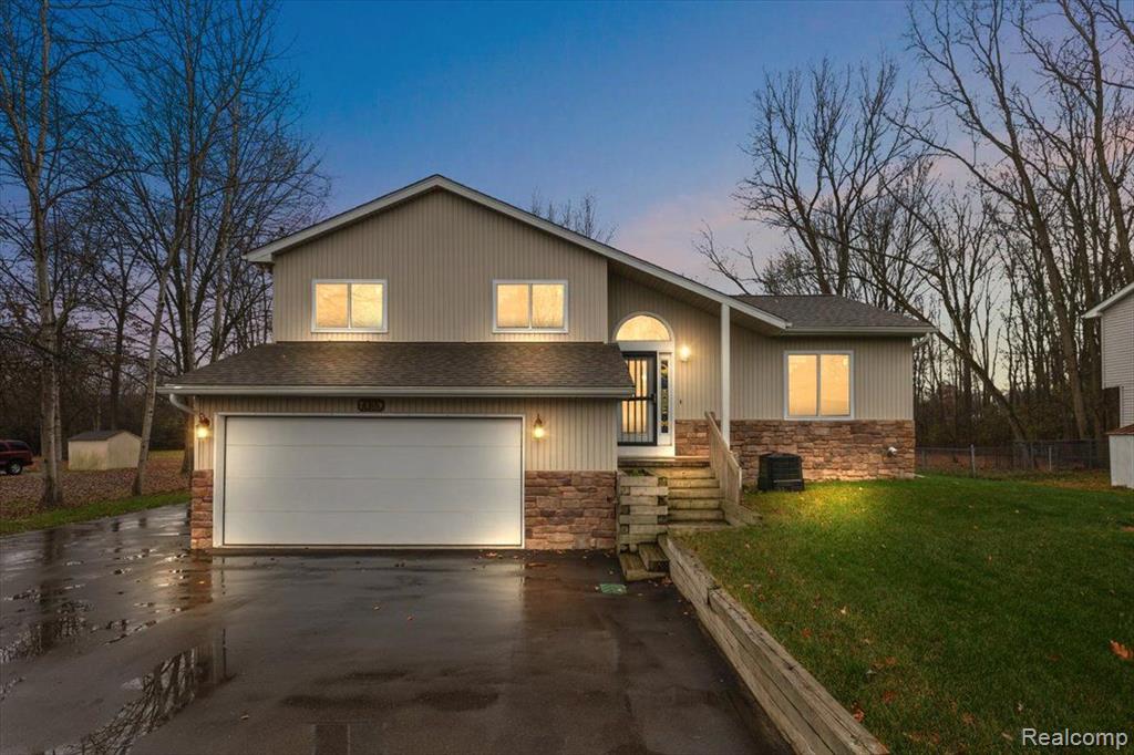 7139 Redmond Street, Waterford, MI 48327 — front exterior