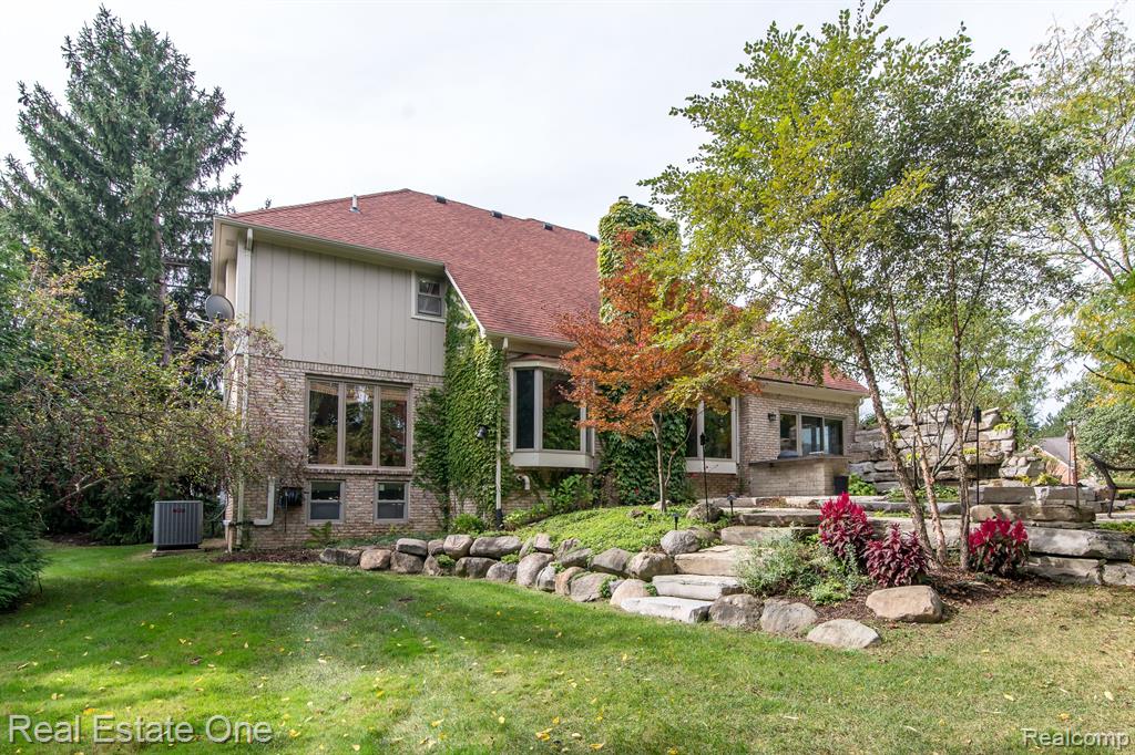 4088 PARKSTONE Court, Troy, MI 48098 — Photo 17