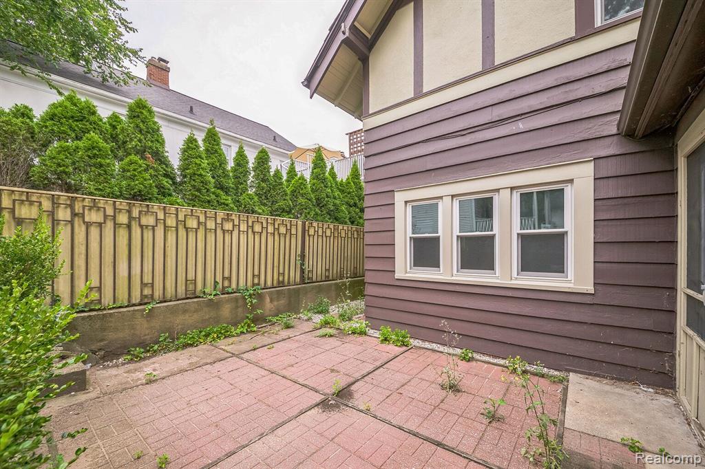 614 LAKE Drive SE, Grand Rapids, MI 49503 — Photo 38