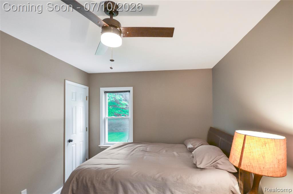 29067 Milton Avenue, Madison Heights, MI 48071 — Photo 15