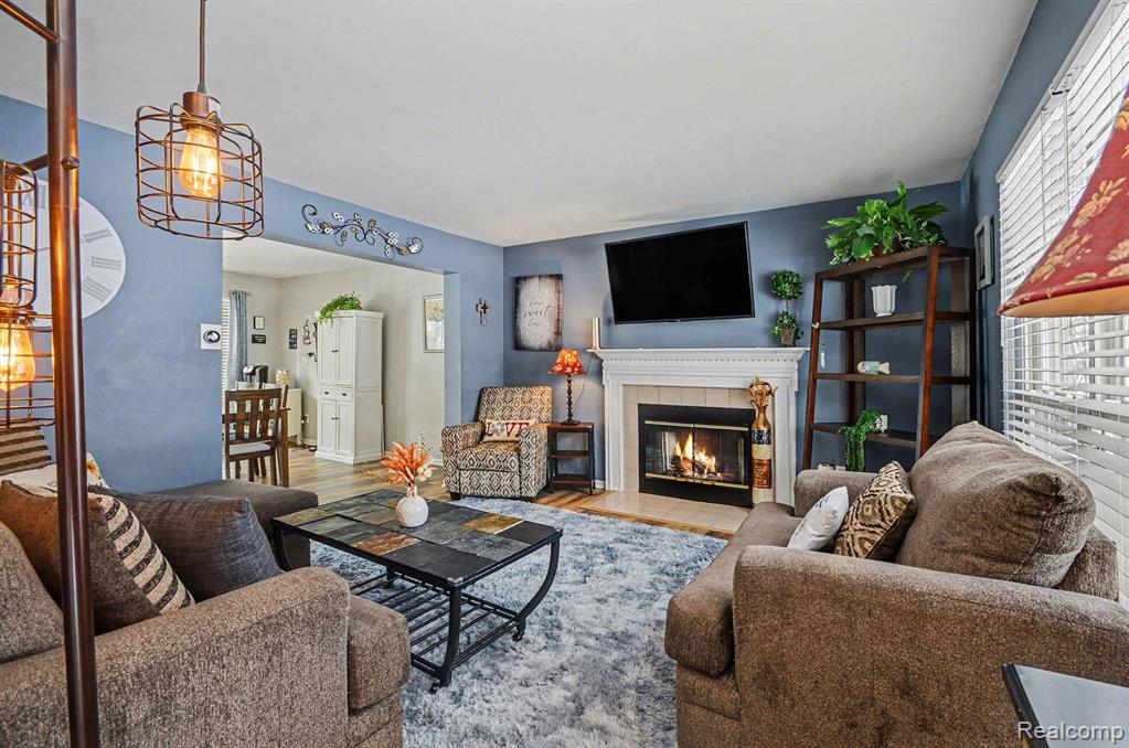 975 Oak Creek Drive, South Lyon, MI 48178 — Photo 3