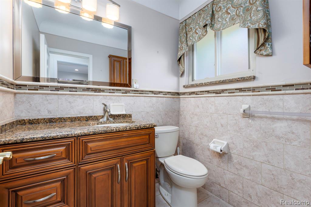 22606 Ardmore Park Drive, Saint Clair Shores, MI 48081 — Photo 29