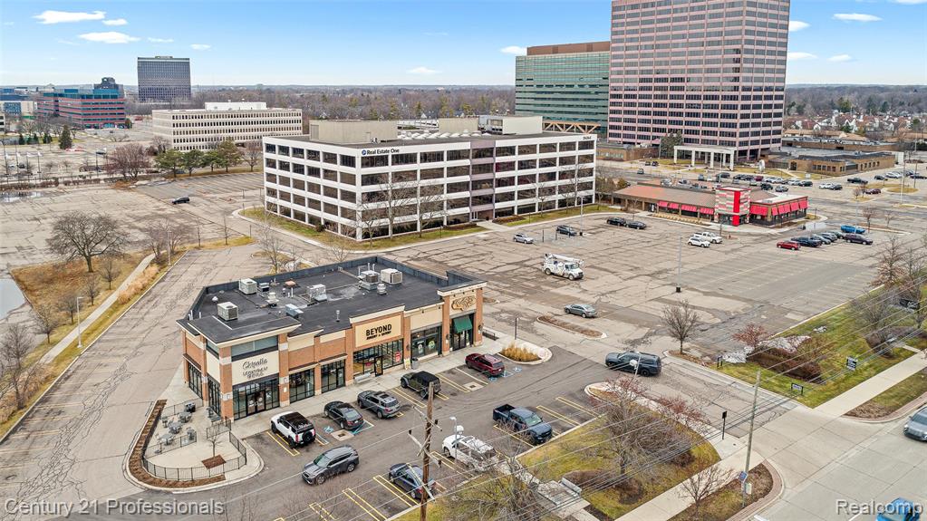5000 Town Center, 1704, Southfield, MI 48075 — Photo 55