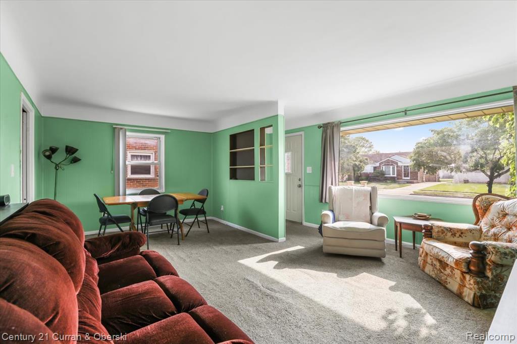 6958 Whitby Street, Garden City, MI — Photo 5