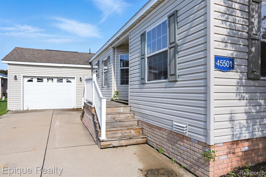 45501 Labelle Drive, Macomb, MI 48044 — Photo 2