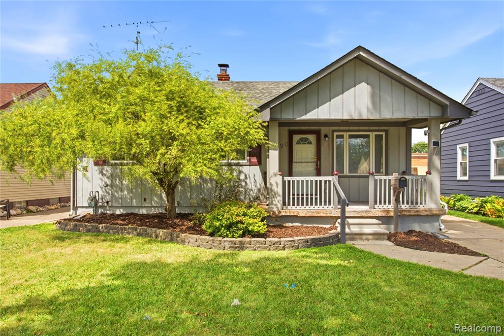 2090 Moran Avenue, Lincoln Park, MI 48146