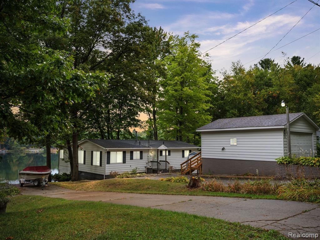 681 Lakeview Drive, Harrison, MI 48625 — Photo 51