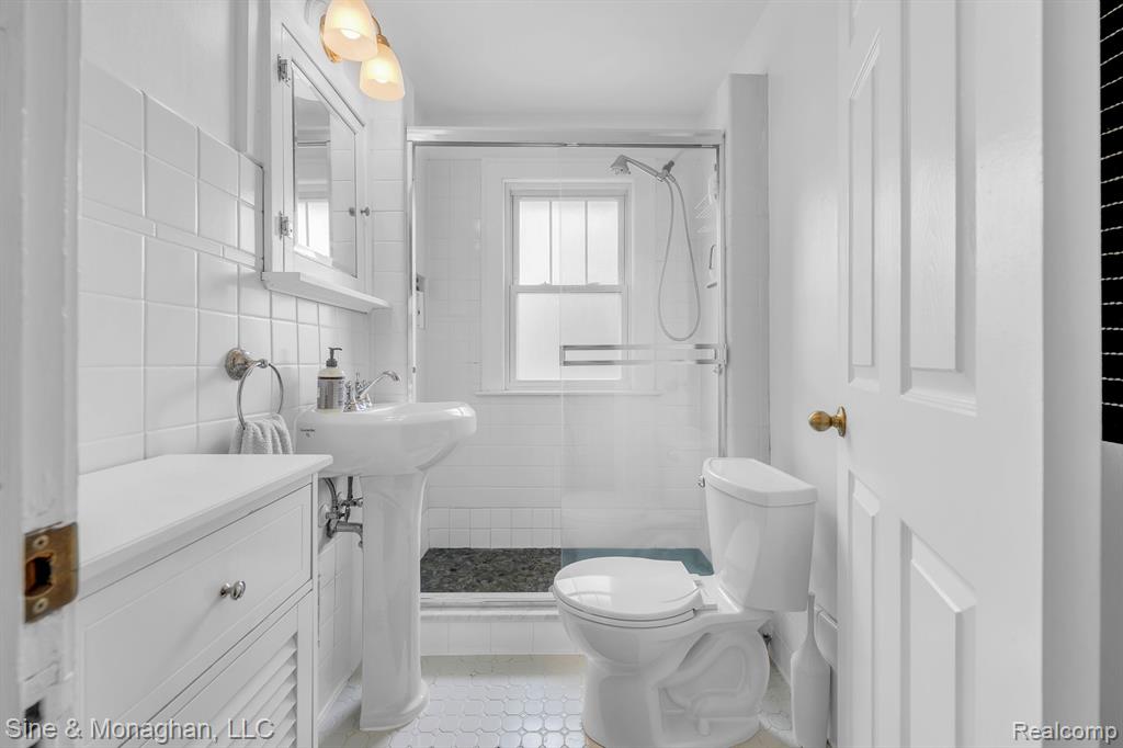 424 W Hudson Avenue, Royal Oak, MI 48067 — Photo 34