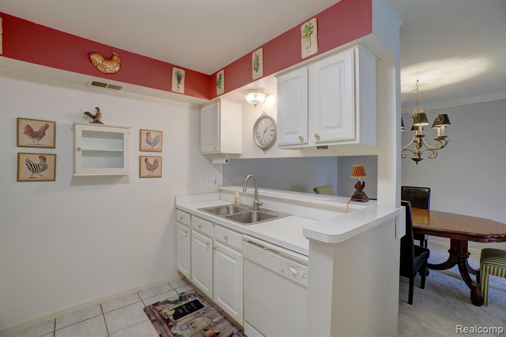 55097 WESTCHESTER Drive, Shelby Twp, MI 48316 — Photo 9