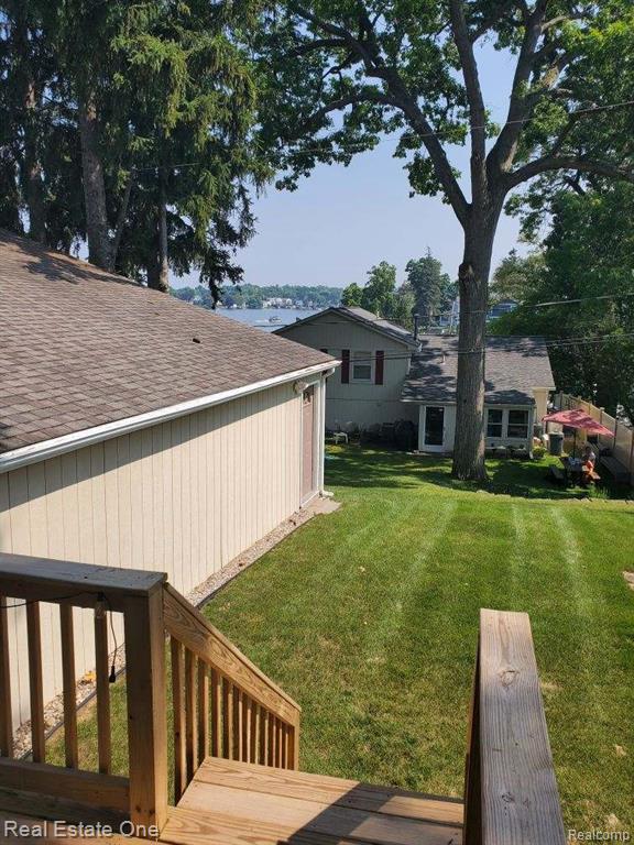 643 DETROIT Avenue, Lake Orion, MI 48362 — Photo 20