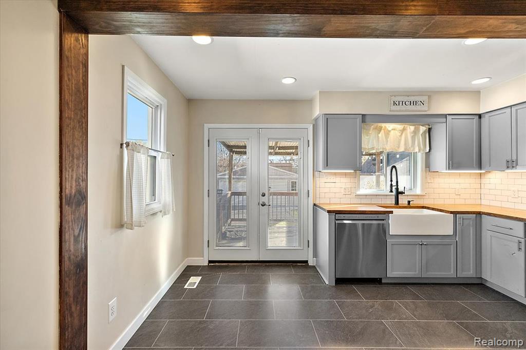 515 S Webik Avenue, Clawson, MI — Photo 18