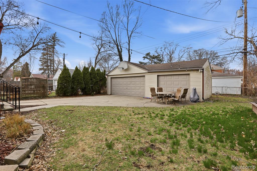 10814 Elgin Avenue, Huntington Woods, MI — Photo 31