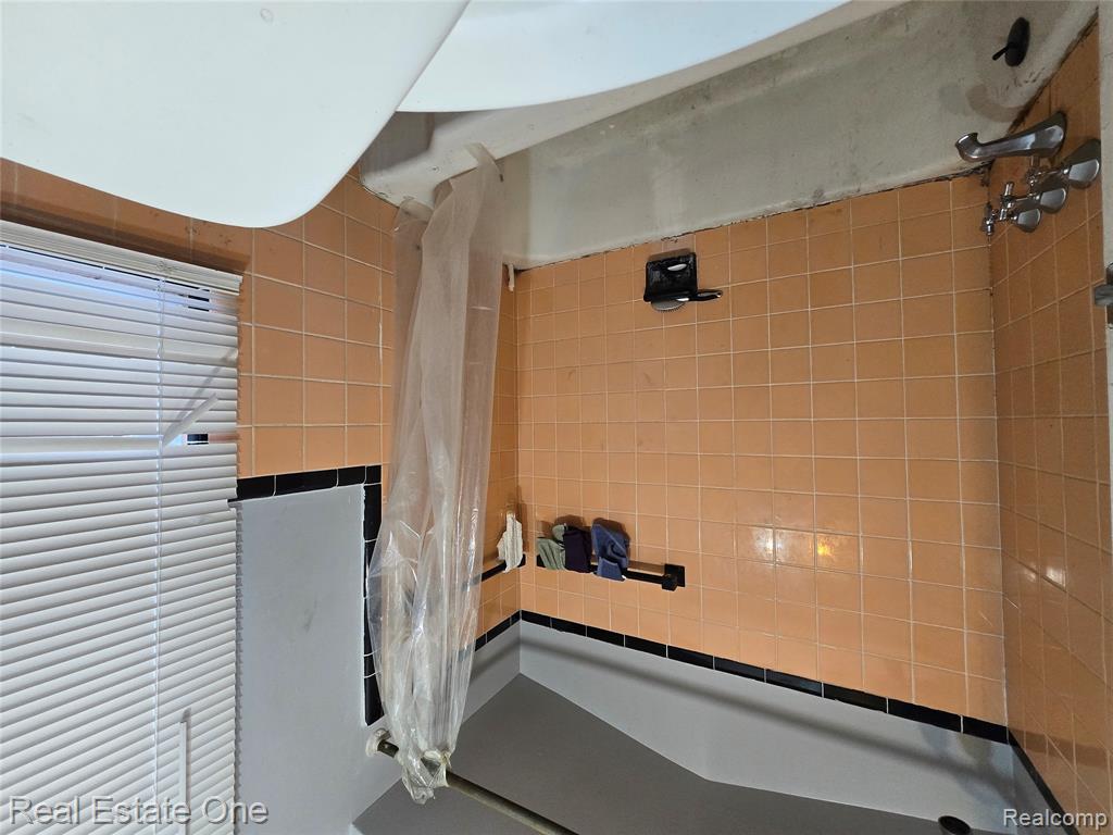 5798 Oldtown Street, Detroit, MI 48224 — Photo 13