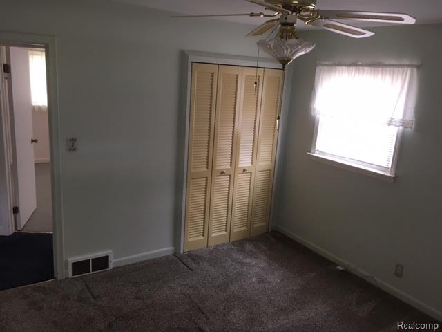 720 Mapleknoll Avenue, Madison Heights, MI 48071 — Photo 8