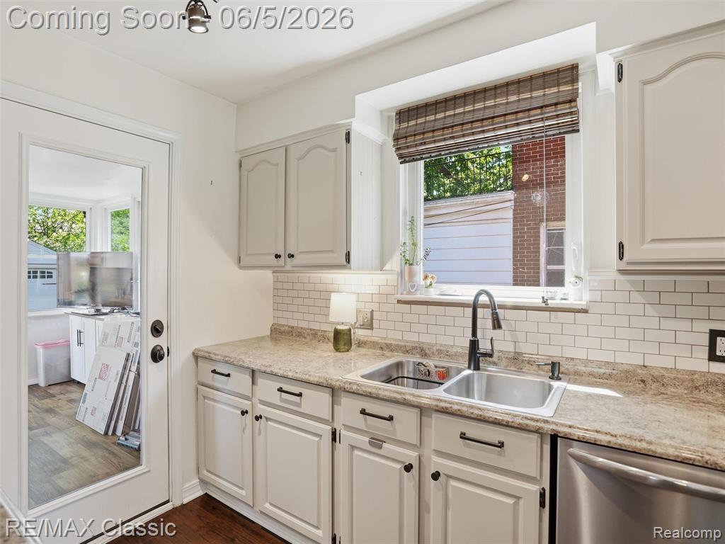 724 N Mildred Street, Dearborn, MI 48128 — Photo 15
