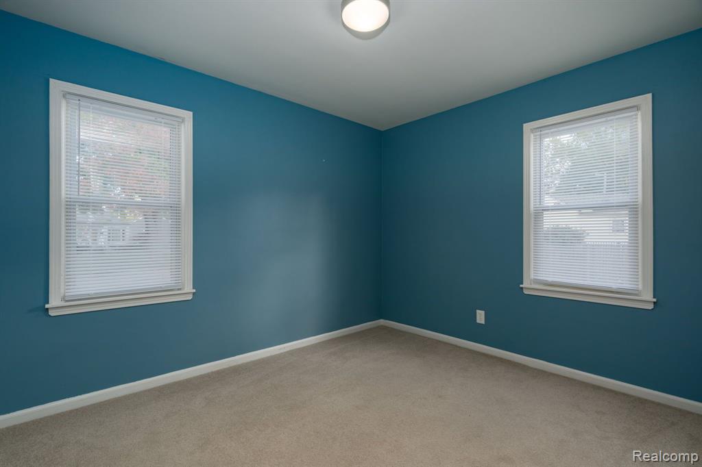 569 Chippewa Street, Mount Clemens, MI 48043 — Photo 16