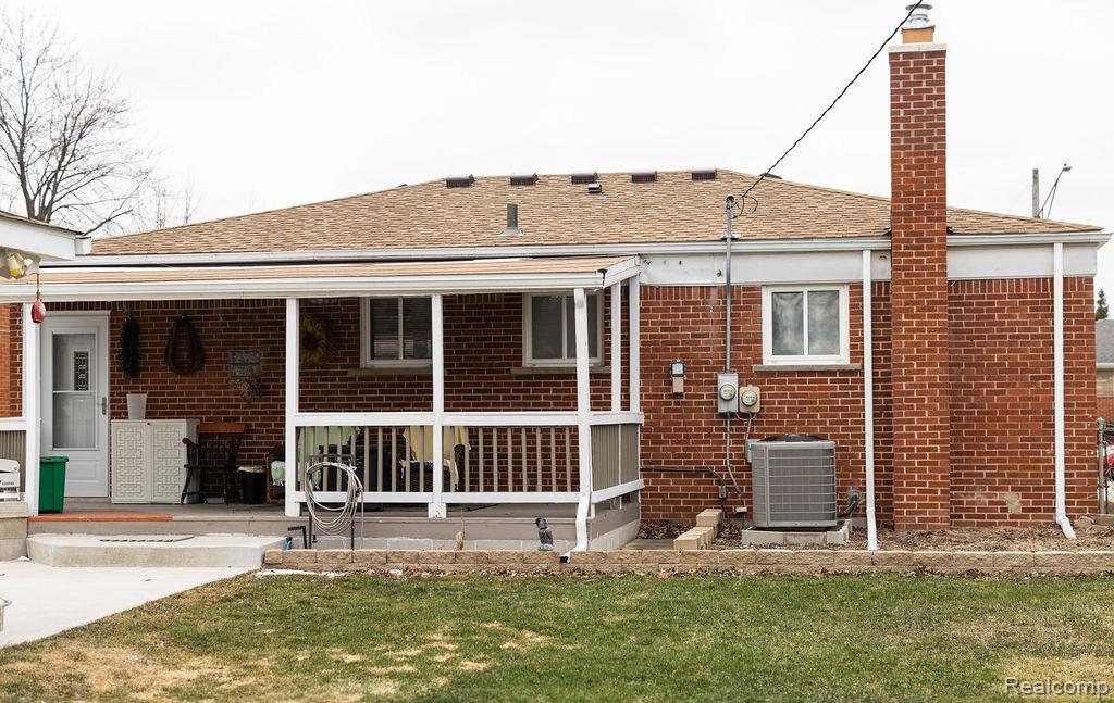 24636 Almond Avenue, Eastpointe, MI 48021 — Photo 42