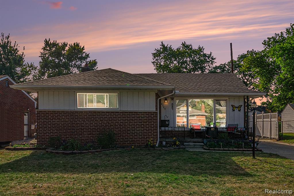 8725 LOCHDALE Street, Dearborn Heights, MI 48127 — Photo 2