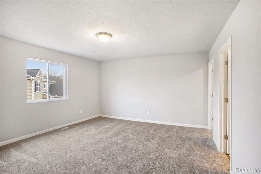 8069 Moonlight Creek Lane, Fowlerville, MI 48836 — Photo 16