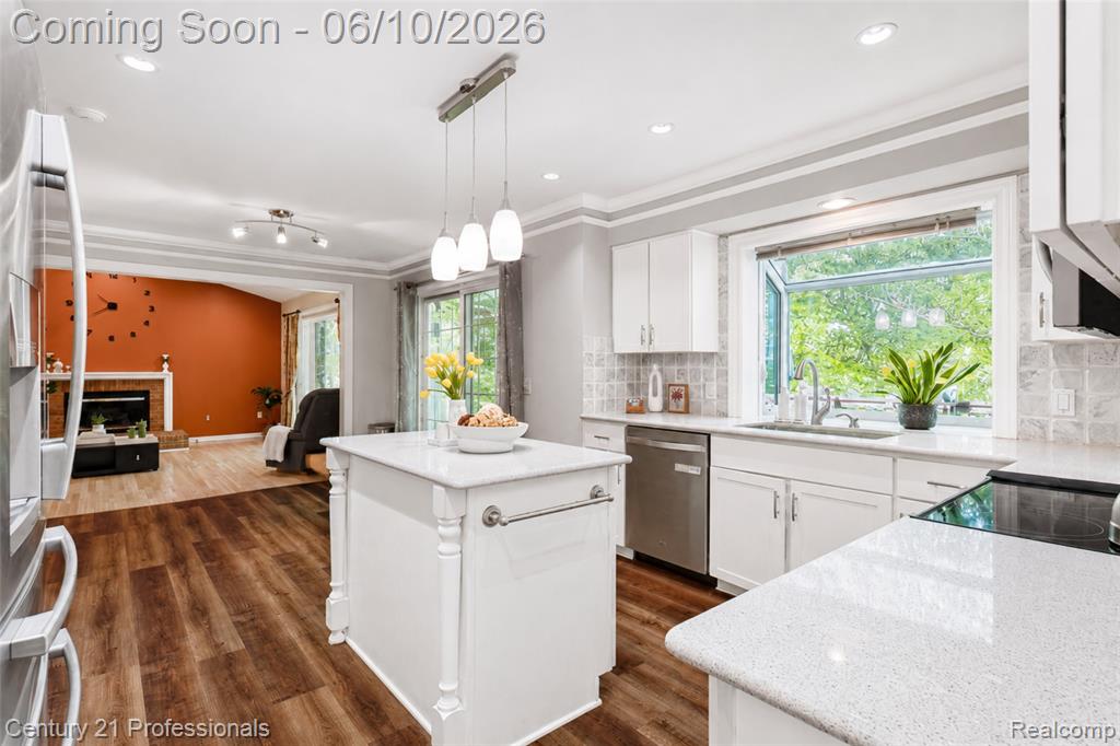 425 Cherry Grove Lane, Walled Lake, MI 48390 — Photo 20