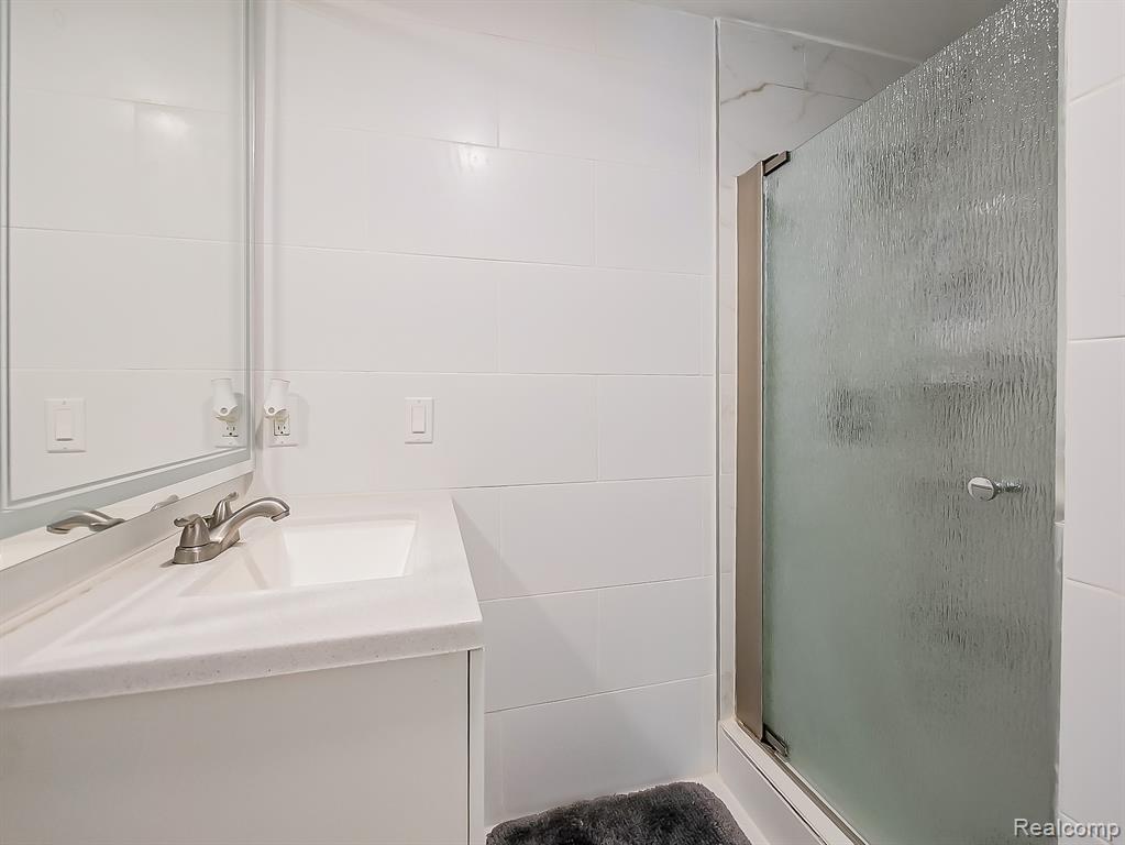 29721 Farmington Road, Farmington, MI 48334 — Photo 20
