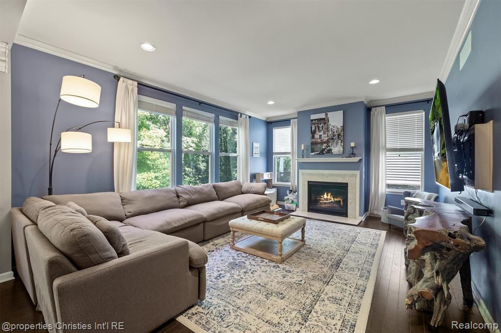 27087 Victoria Road, Novi, MI — Photo 9