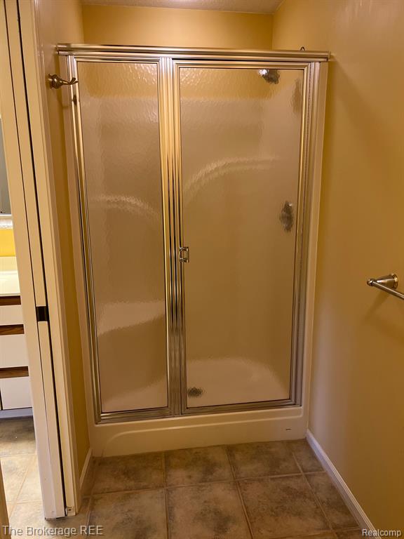 6112 NORMANDY Drive, Saginaw, MI 48638 — Photo 25