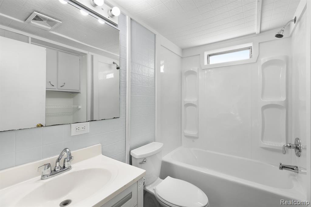 2681 TIM Avenue, Brighton, MI 48114 — Photo 12