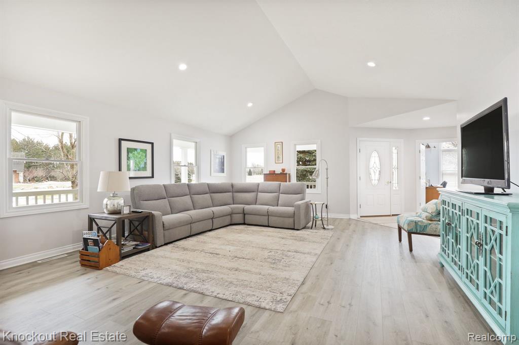 7578 Waters Edge Drive, Vassar, MI 48768 — Photo 11