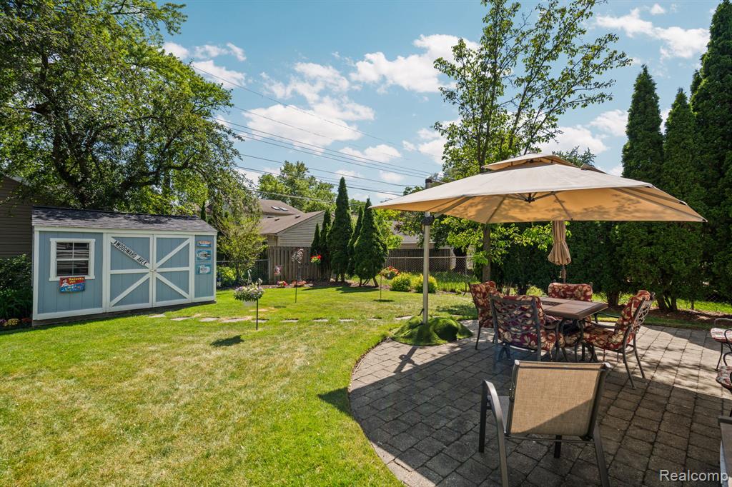 10065 Hart Avenue, Huntington Woods, MI — Photo 43